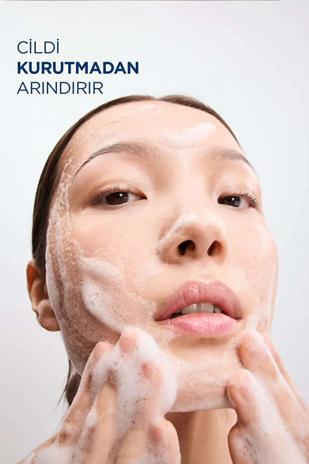 Sebium Foaming Gel Karma, Yağlı ve Akne Eğilimli Ciltler İçin Yüz ve Vücut Temizleme Jeli 500 ml